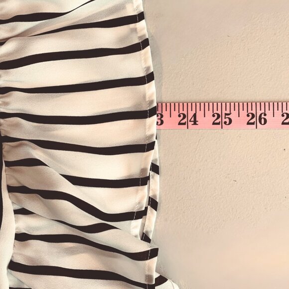 Chic Striped Ruffle Hem Blouse | Long Sleeve Flowy Top | Size Large - Picture 10 of 10